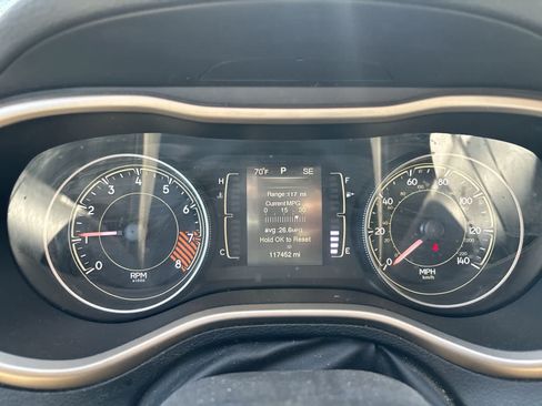 Used 2014 Jeep Cherokee Latitude FWD image 12