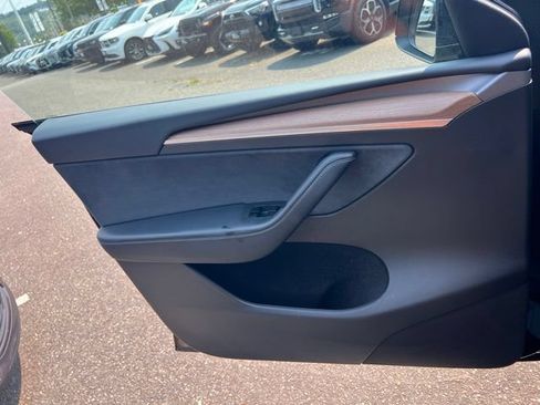 Used 2025 Tesla Model Y Long Range AWD/4WD image 17
