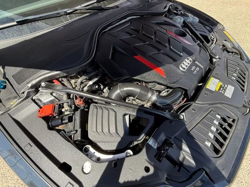 Used 2021 Audi S8 L w/ S8 Executive Package image 28