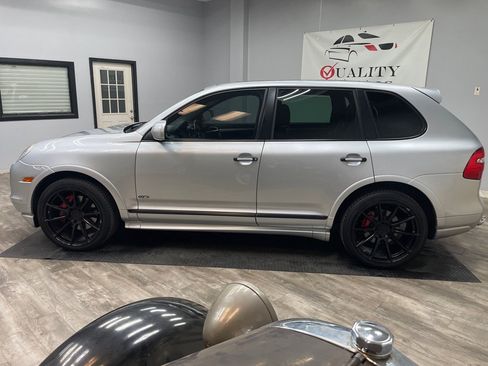 Used 2010 Porsche Cayenne GTS AWD/4WD image 2