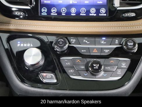 Used 2020 Chrysler Pacifica Limited w/ Advanced Safetytec Group image 13