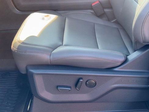 New 2025 Ford Expedition Active image 23