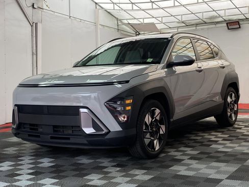 Used 2025 Hyundai Kona SEL FWD image 3
