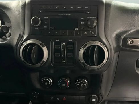 Used 2016 Jeep Wrangler Unlimited Sport w/ Quick Order Package 24S AWD/4WD image 13