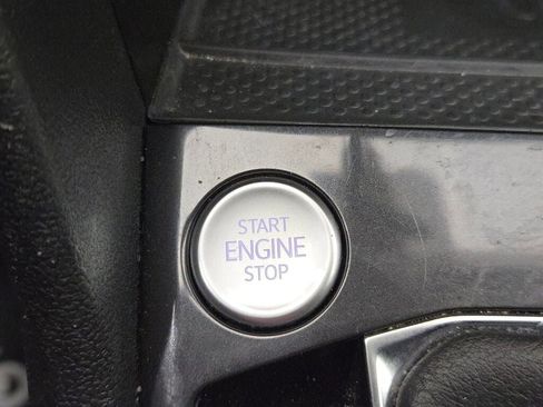 Used 2024 Volkswagen Tiguan Wolfsburg Edition image 31