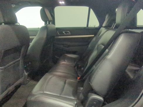 Used 2018 Ford Explorer XLT w/ Equipment Group 202A image 10