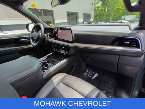 Used 2026 Chevrolet Tahoe Z71 w/ Comfort Package AWD/4WD image 31