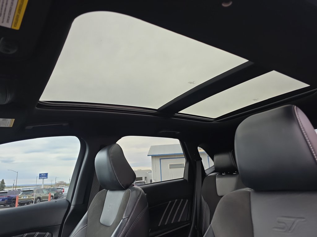 Used 2022 Ford Edge ST w/ Equipment Group 401A AWD/4WD image 21