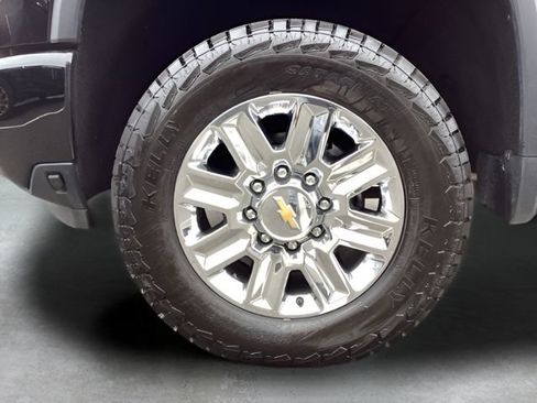 Used 2024 Chevrolet Silverado 2500 High Country AWD/4WD image 12