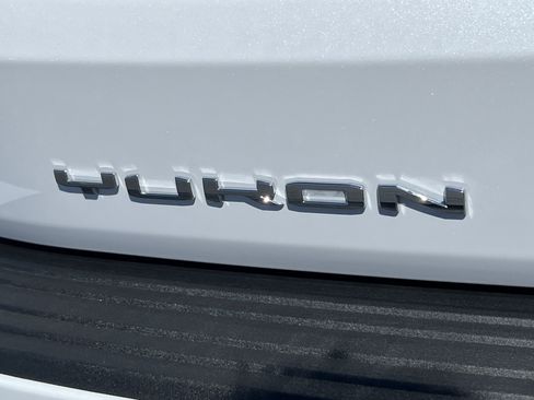 New 2026 GMC Yukon Denali w/ Denali Reserve Package AWD/4WD image 9