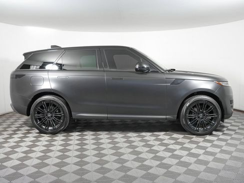 Used 2024 Land Rover Range Rover Sport SE AWD/4WD image 8
