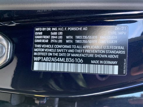 Used 2021 Porsche Macan S image 36