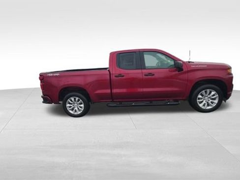 Used 2020 Chevrolet Silverado 1500 Custom w/ Custom Value Package image 9