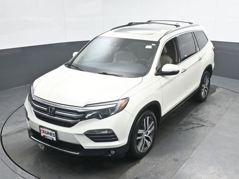 Used 2016 Honda Pilot Touring image 41