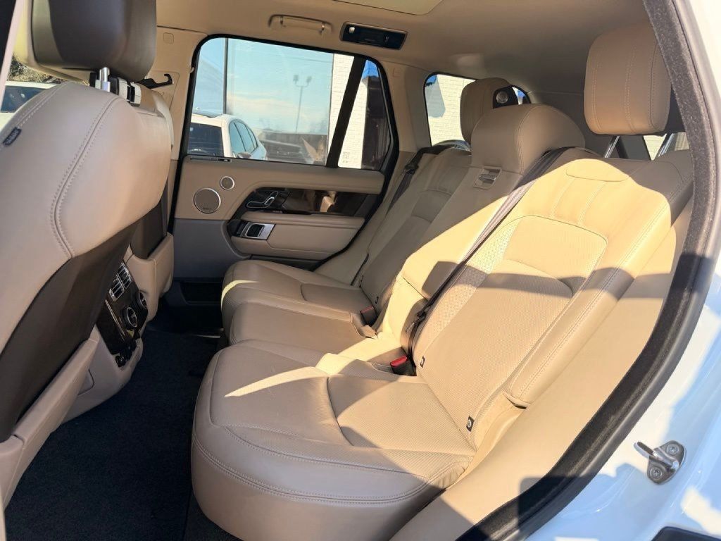 Used 2018 Land Rover Range Rover HSE AWD/4WD image 15