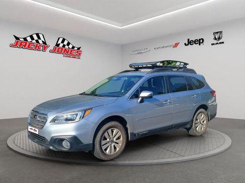 Used 2017 Subaru Outback 2.5i Premium AWD/4WD image 2