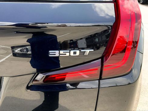 Used 2023 Cadillac XT4 Luxury w/ Cold Weather Package FWD image 10