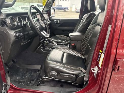 Used 2021 Jeep Gladiator Overland image 20