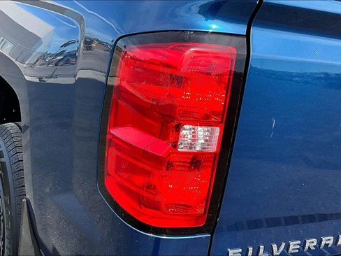 Used 2018 Chevrolet Silverado 1500 LT image 29