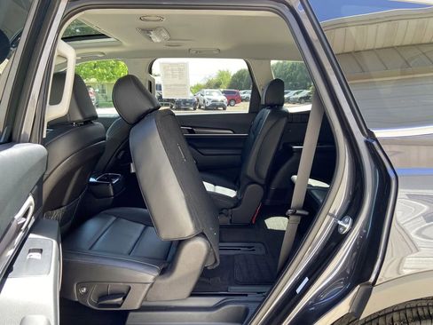 Used 2025 Kia Telluride S AWD/4WD image 26