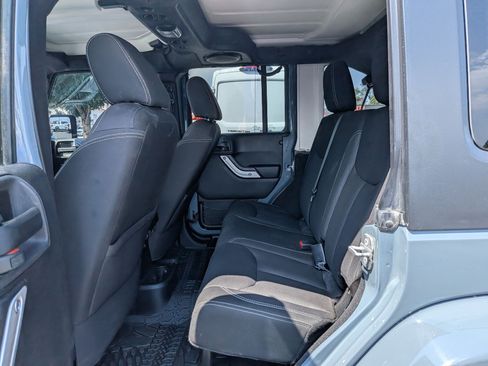 Used 2014 Jeep Wrangler Unlimited Sahara w/ Max Tow Package AWD/4WD image 27