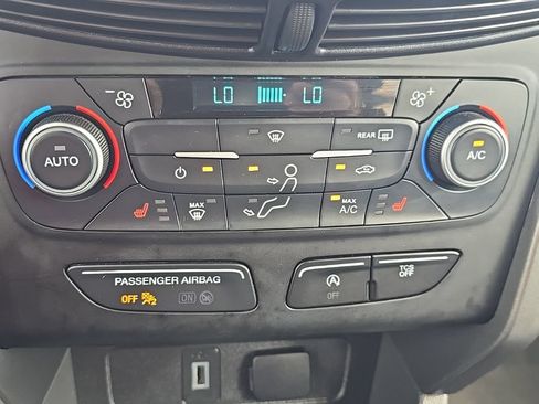 Used 2019 Ford Escape SE AWD/4WD image 16