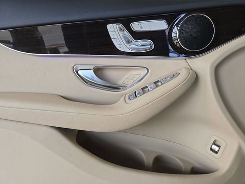 Used 2022 Mercedes-Benz GLC 300 image 28