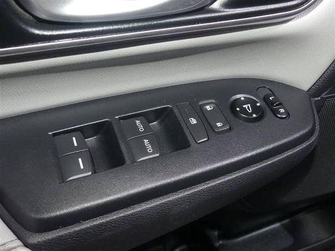Used 2018 Honda CR-V Touring image 20