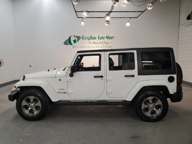 Used 2018 Jeep Wrangler Unlimited Sahara w/ Connectivity Group AWD/4WD image 3