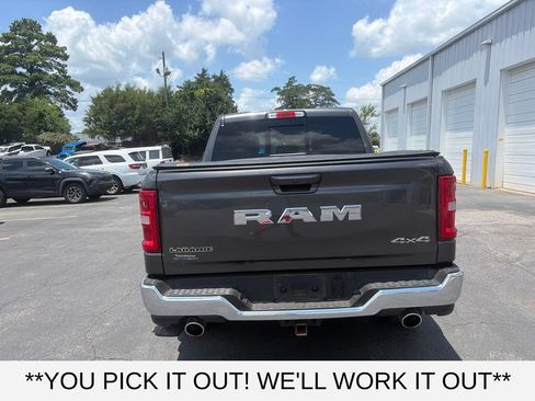 Used 2025 RAM 1500 Laramie AWD/4WD image 5