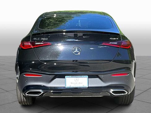 Used 2025 Mercedes-Benz GLC 300 4MATIC image 5