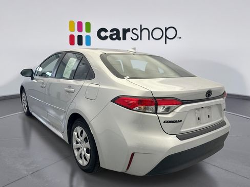 Used 2025 Toyota Corolla LE FWD image 3