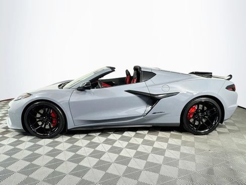 Used 2025 Chevrolet Corvette Z06 w/ Stealth Interior Trim Package RWD image 5