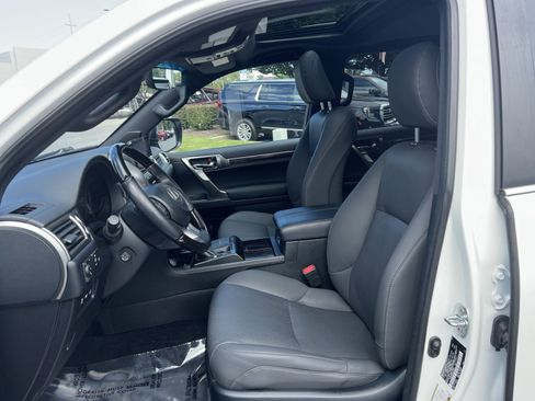 Used 2023 Lexus GX 460 Premium w/ Premium Package AWD/4WD image 13