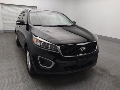 Used 2017 Kia Sorento LX image 14