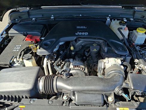 Used 2021 Jeep Gladiator Rubicon w/ LED Lighting Group AWD/4WD image 27