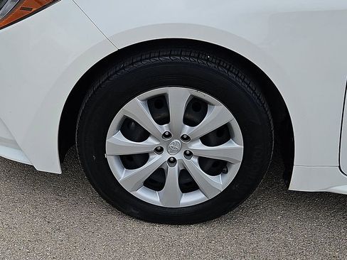 Used 2021 Toyota Corolla LE FWD image 13