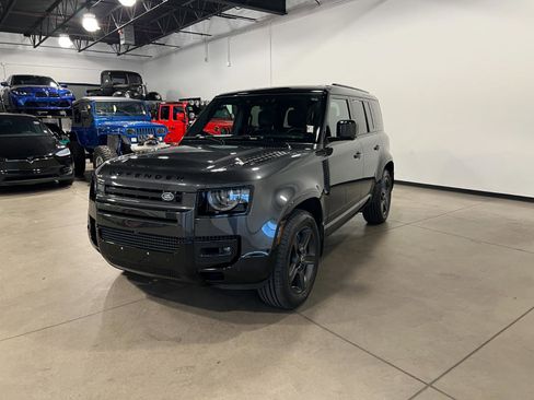 Used 2024 Land Rover Defender 110 X-Dynamic SE AWD/4WD image 7