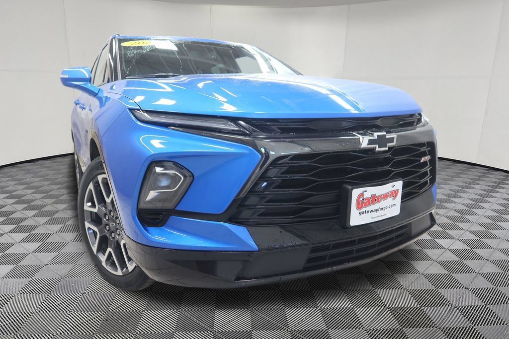 Used 2024 Chevrolet Blazer RS w/ Enhanced Convenience Package AWD/4WD image 2