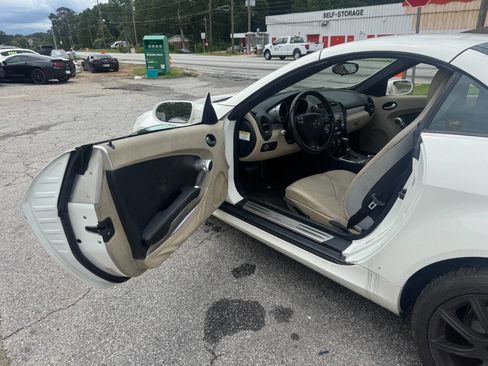 Used 2005 Mercedes-Benz SLK 350 image 9