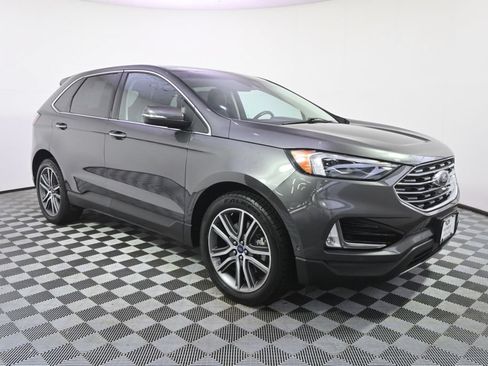 Used 2019 Ford Edge Titanium w/ Equipment Group 301A AWD/4WD image 8