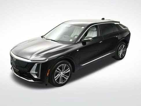 Used 2025 Cadillac Lyriq Luxury AWD/4WD image 16