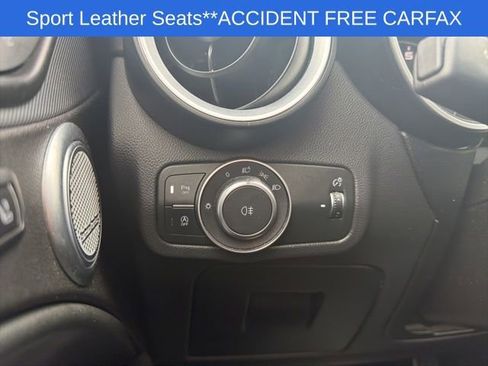 Used 2022 Alfa Romeo Stelvio Veloce image 36