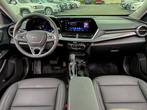 Used 2026 Chevrolet Trax ACTIV w/ Sunroof Package image 24