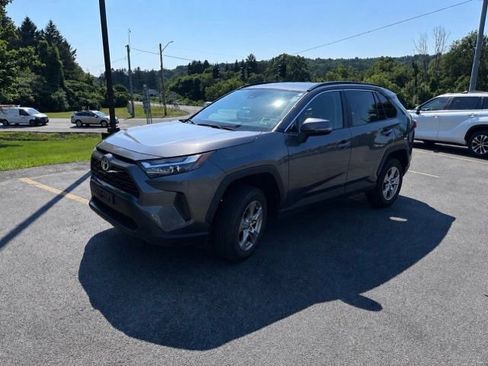 Used 2024 Toyota RAV4 XLE AWD/4WD image 7