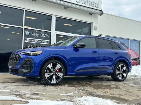 Used 2025 Audi SQ5 Prestige w/ Prestige Package image 4