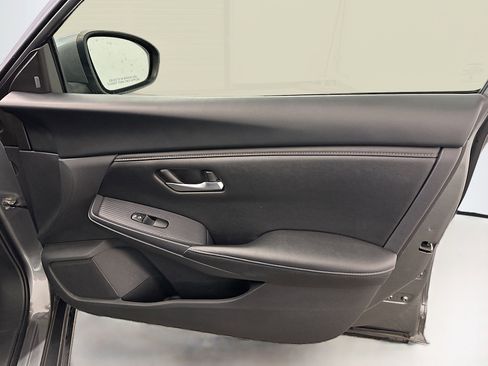 Used 2024 Nissan Sentra SV image 32