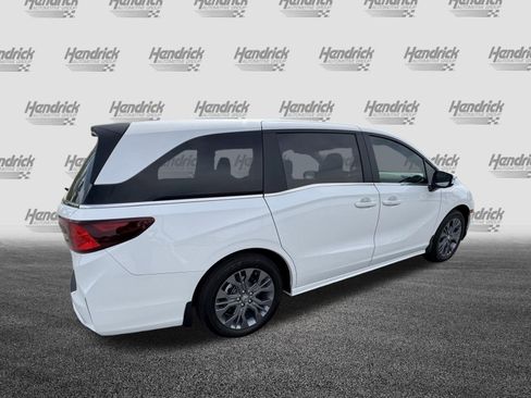 New 2026 Honda Odyssey Touring image 10