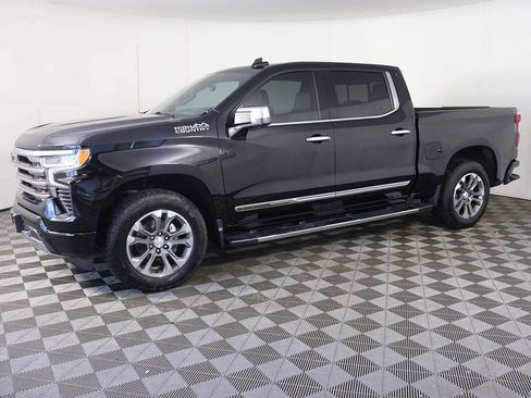Used 2022 Chevrolet Silverado 1500 High Country w/ Technology Package AWD/4WD image 21