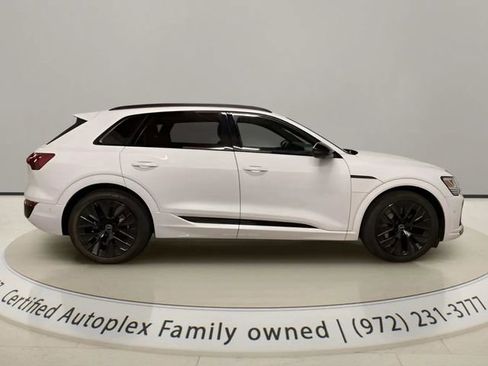 Used 2024 Audi Q8 e-tron Prestige w/ Prestige Package AWD/4WD image 6